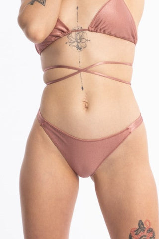 Bottom Less Rosa