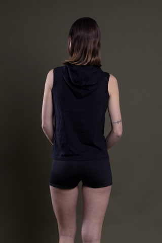 Musculosa con capucha destello
